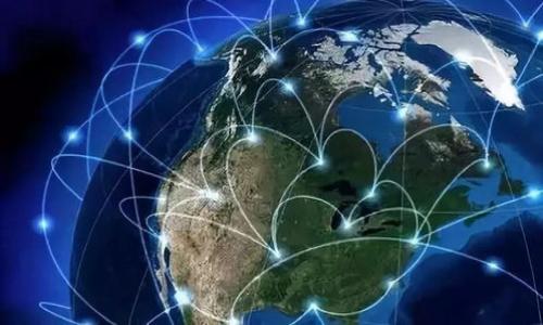 biasitu如何选择比特币钱包：完全指南与常见问题解析/biasitu
比特币钱包, 数字货币, 钱包安全, 钱包种类, 比特币交易/guanjianci

比特币作为一种去中心化的数字货币，其存储和管理方式也随着使用者需求的多样性而不断演变。比特币钱包在其中起着至关重要的作用。它不仅是存放比特币的地方，更是用户进行交易和管理资产的工具。本文将深入探讨如何选择适合自己的比特币钱包，并解答常见问题，以帮助用户做出明智的选择。

一、比特币钱包的基本概念
比特币钱包是一个软件程序，能够与比特币区块链进行交互。它允许用户接收、发送和管理比特币。比特币钱包通常分为热钱包和冷钱包两种：
1. **热钱包**：连接到互联网，便于访问和交易，适合频繁交易的用户。常见的热钱包包括手机钱包和网页钱包。
2. **冷钱包**：不连接到互联网，安全性高，适用于长期存储比特币的用户。冷钱包的形式包括硬件钱包和纸钱包。

二、选择比特币钱包的关键因素
在选择比特币钱包时，用户需要考虑多个关键因素：

h41. 安全性/h4
安全性是选择比特币钱包时最重要的因素之一。用户应该确保选择的的钱包提供安全的加密保护，并确保其私钥不会被泄漏。硬件钱包因其离线存储的特性，通常被认为是最安全的选择。

h42. 用户体验/h4
用户体验是另一个重要考虑因素。钱包的界面是否友好，操作是否简单，都是影响用户使用意愿的关键。例如，一些钱包提供了简洁的界面，用户可以快捷地完成操作，而另一些钱包则可能操作复杂，使得用户体验不佳。

h43. 兼容性/h4
钱包的兼容性也十分重要。用户需要确保选择的钱包支持他们的操作系统，比如Windows、MacOS、Android、iOS等。此外，如果用户需要多种数字货币的支持，应该选择一个多币种钱包。

h44. 备份和恢复功能/h4
备份和恢复的功能在任何钱包中都至关重要。用户应该选择一个提供良好备份选项的钱包，这样他们在设备丢失或损坏时，可以轻松恢复资金。许多钱包提供助记词或密钥导出功能，用户需妥善保存。

h45. 费用/h4
使用比特币钱包的费用也是一个重要因素。大部分热钱包都是免费的，但在交易时可能会收取网络手续费，而一些硬件钱包则有购买成本。用户应根据自己的预算来选择合适的钱包。

三、市场上常见的钱包类型
目前市面上有多种类型的比特币钱包，各有其特点：

h41. 软件钱包/h4
软件钱包分为桌面钱包和手机钱包，使用方便，适合日常交易。常见的桌面钱包有Electrum，手机钱包有Trust Wallet等。

h42. 硬件钱包/h4
硬件钱包是一种专用设备，通过生成和存储用户的私钥来实现比特币的安全管理。常见的硬件钱包品牌有Ledger和Trezor，其使用安全性高，适合大额持有者。

h43. 纸钱包/h4
纸钱包是一种离线存储比特币的方式，用户可以把私钥和公钥打印在纸上，安全性很高，但若纸张丢失或损坏，资金将永远丢失。

h44. 网络钱包/h4
网络钱包运行于云端，方便用户随时随地进行交易，但由于其在线特性，一些用户可能会对其安全性有所顾虑。

四、常见问题解答

h4问题一：比特币钱包安全吗？/h4
选择比特币钱包的安全性是许多用户关注的首要问题。首先，用户需要了解不同类型钱包安全性的差异。通常来说，冷钱包（如硬件钱包和纸钱包）由于其离线特性，安全性高于热钱包（如软件钱包和网络钱包）。然而，这并不意味着热钱包就不安全。许多热钱包，如Electrum和Coinbase，采用了高等级的加密技术，尽量保护用户的资金安全。此外，用户的操作习惯也会对钱包的安全性产生直接影响，用户应该定期更新密码、开启双重认证，并且定期备份钱包信息。

h4问题二：我可以同时使用多个比特币钱包吗？/h4
当然可以。许多用户实际上会同时使用多个钱包来满足不同需求。例如，用户可以在热钱包中存储少量用于日常交易的比特币，而将大部分资产存储在冷钱包中，以确保安全。这种做法有助于在频繁交易时提供便利，同时又能保证大额资产的安全。因此，合理选择和使用多种钱包，将有助于提升用户的资产管理效率。

h4问题三：如何备份我的比特币钱包？/h4
备份比特币钱包是保护用户资产的一项重要步骤。不同钱包的备份方式可能略有不同，但一般来说，用户可以通过以下几种方法进行备份：
1. **导出私钥**：用户可以通过钱包设置导出私钥，将其安全存放。
2. **助记词备份**：大多数现代钱包会提供一组助记词，用户需要在创建钱包时将其妥善保存，这可以用于恢复钱包。
3. **定期备份**：定期备份最新的交易记录和钱包文件，以确保数据的完整性。
使用这些方法，用户可以减少因设备丢失或损坏而导致的资产损失风险。

h4问题四：怎样选择适合自己的比特币钱包？/h4
选择适合的钱包需要根据用户的需求和使用场景考虑：
1. **交易频率**：如果用户频繁进行交易，热钱包更加适合，因为其便于即时交易；如果用户希望长时间保存比特币，则应考虑冷钱包。
2. **资金规模**：大额投资者通常会选择硬件钱包以确保高安全性，较少的用户可选择软件钱包进行日常交易。
3. **技术能力**：初学者可能会选择操作简单、用户友好的钱包，而有经验的用户可以考虑功能更为丰富、可根据需要自行配置的钱包。

h4问题五：如何确保我的比特币钱包隐私？/h4
钱包的隐私保护是用户在选择钱包时需要考虑的另一个因素。用户可以采取以下措施提高隐私保护：
1. **选择去中心化的钱包**：去中心化钱包通常不需要用户提供身份信息，可以在一定程度上保护隐私。
2. **使用新的比特币地址**：尽量使用不同的地址进行交易，以避免资金流向被追踪。
3. **两步验证和加密**：开启钱包的双重认证，使用复杂密码加密，防止未经授权的访问。

h4问题六：比特币钱包的费用如何计算？/h4
比特币钱包的费用主要由两部分构成：
1. **交易费**：在进行比特币转账时，用户需要支付网络交易费，费用多由区块链的拥堵程度决定。
2. **钱包使用费**：一些钱包可能会对特定服务收取费用，比如提现费或存储费，用户在选择钱包时要仔细了解收费标准。
因此，用户在选择比特币钱包时应该考虑这些费用，合理规划使用。

综上所述，选择比特币钱包需要综合考虑安全性、用户体验、兼容性及费用等多个因素。希望本文能为用户提供帮助，使他们更好地管理和使用比特币，最大限度地保护自己的资产安全。